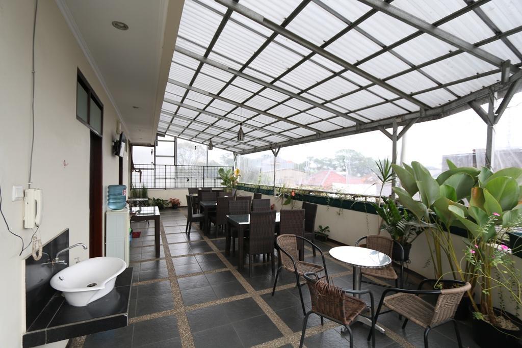 Hotel Bantal Guling Alun Alun Bandung Extérieur photo