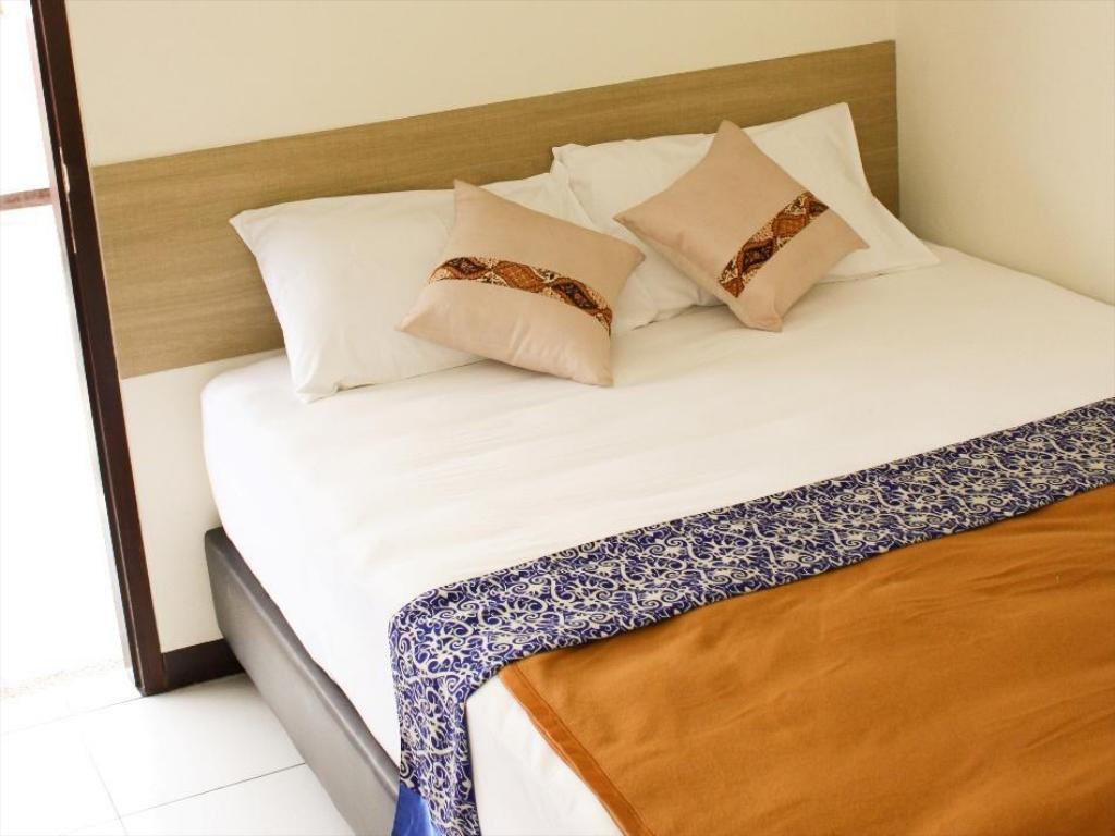 Hotel Bantal Guling Alun Alun Bandung Extérieur photo