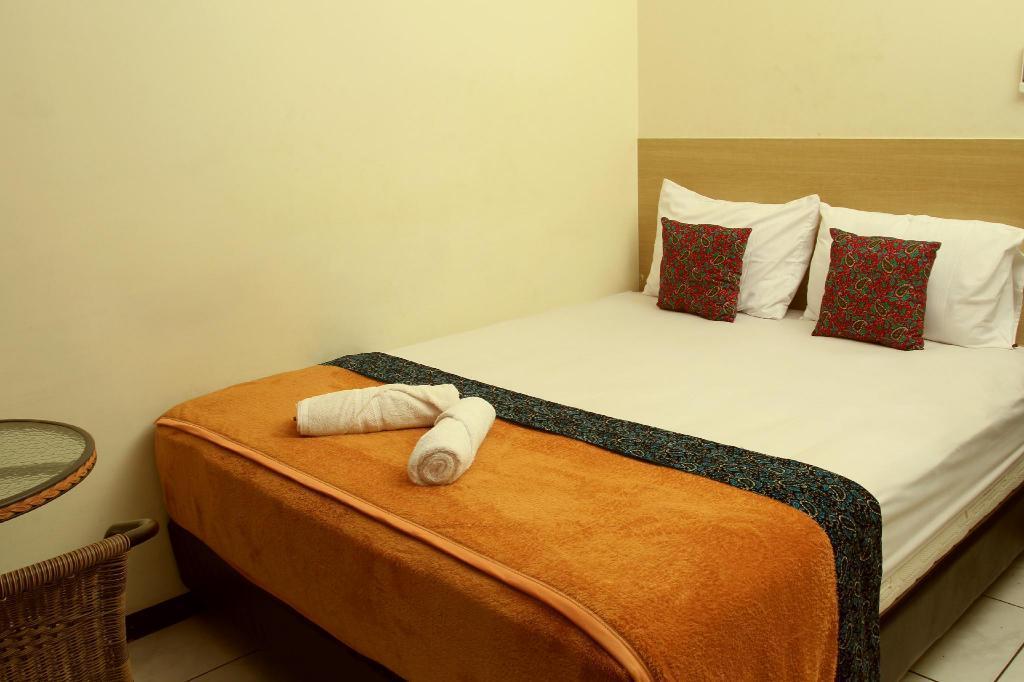 Hotel Bantal Guling Alun Alun Bandung Extérieur photo