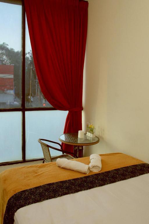 Hotel Bantal Guling Alun Alun Bandung Extérieur photo