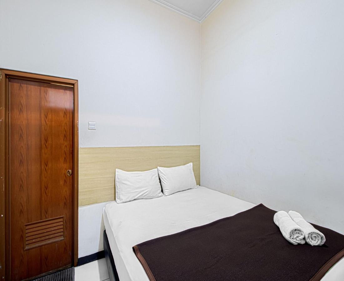 Hotel Bantal Guling Alun Alun Bandung Extérieur photo
