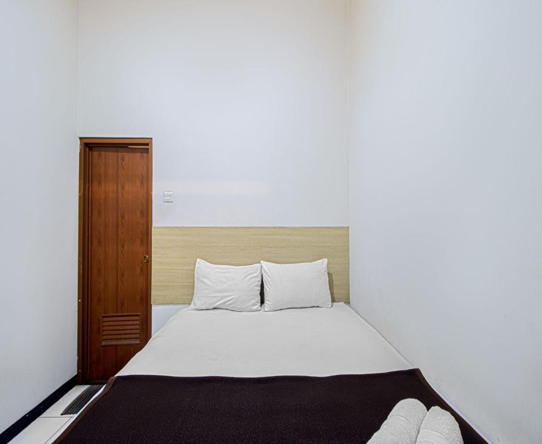 Hotel Bantal Guling Alun Alun Bandung Extérieur photo