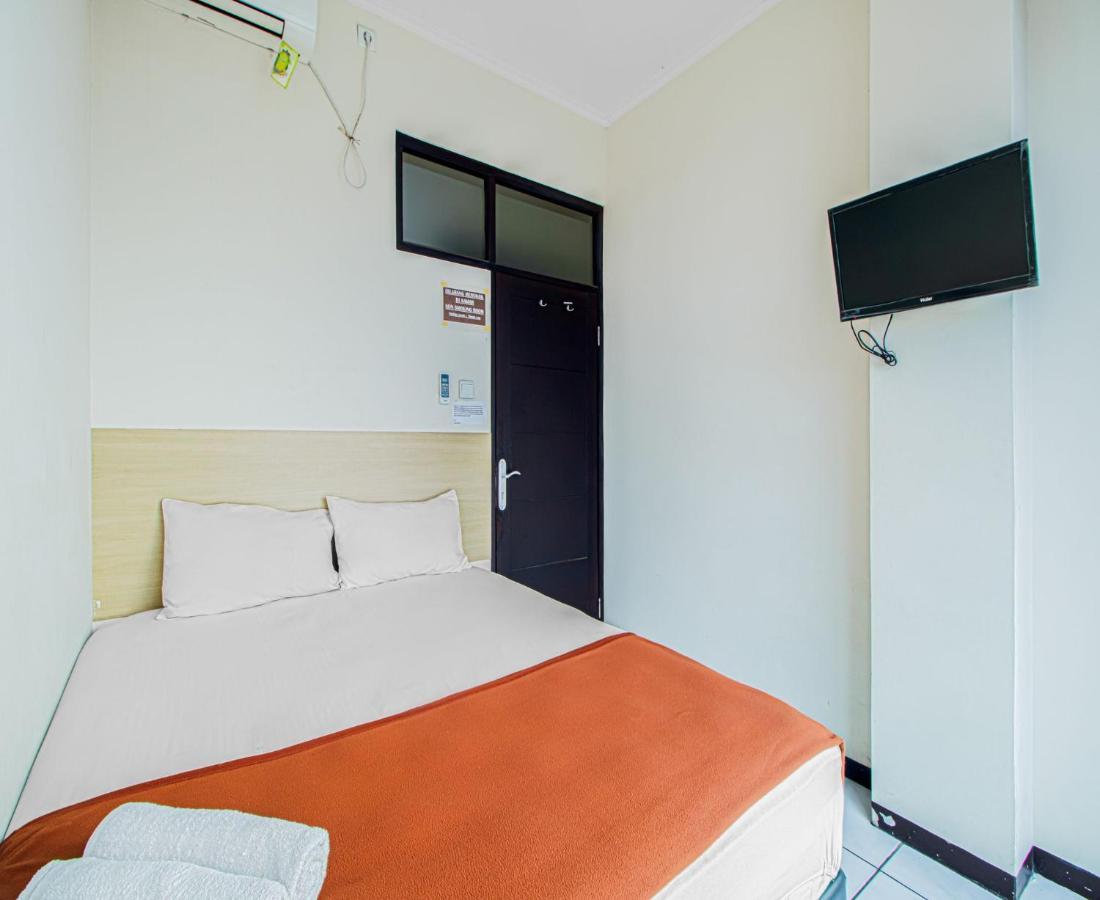 Hotel Bantal Guling Alun Alun Bandung Extérieur photo