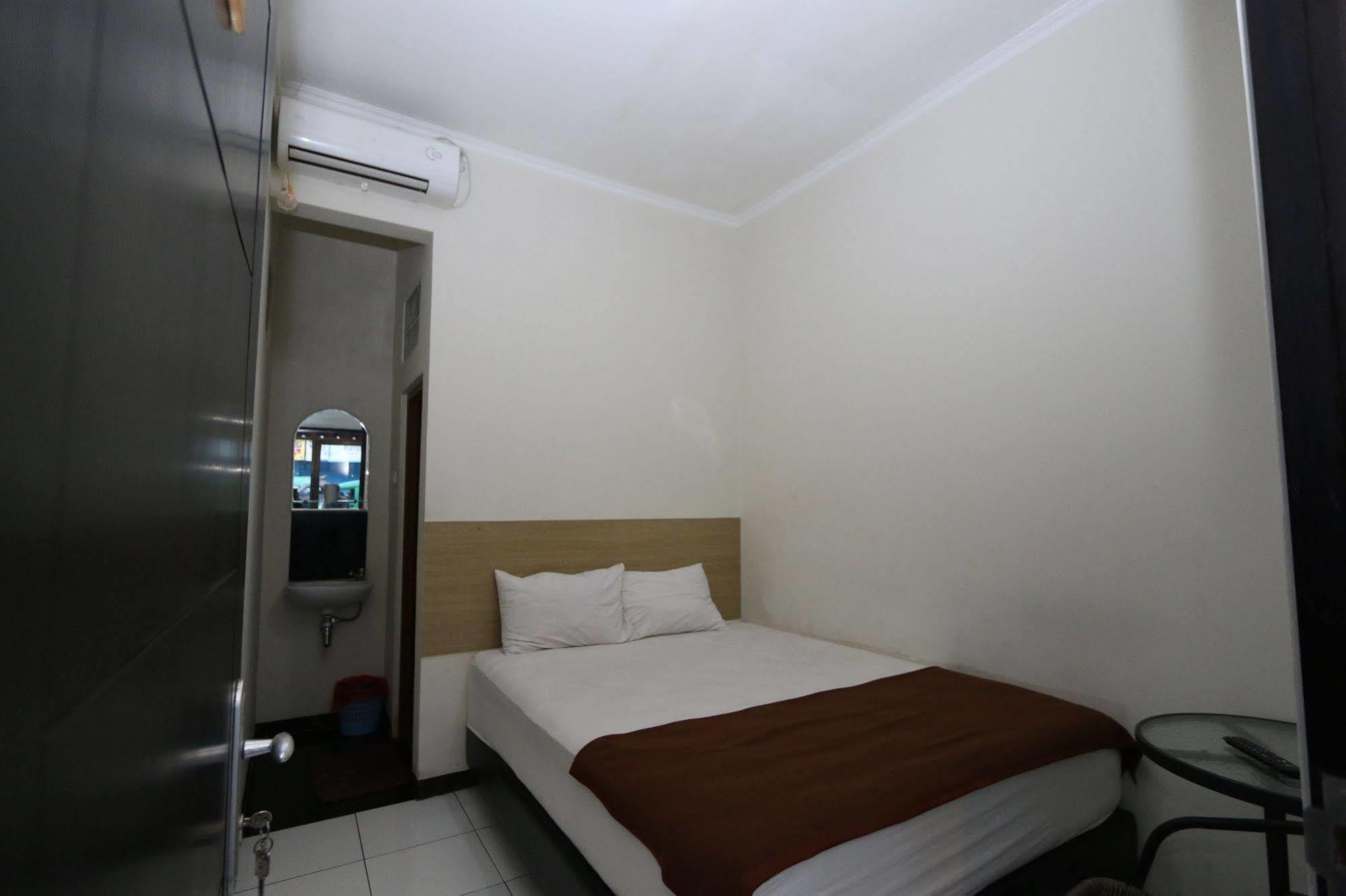 Hotel Bantal Guling Alun Alun Bandung Extérieur photo