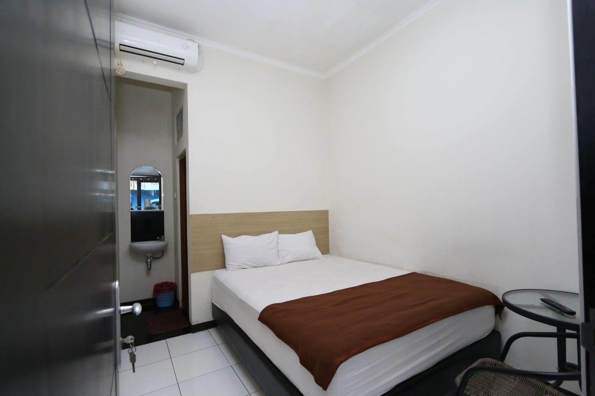 Hotel Bantal Guling Alun Alun Bandung Extérieur photo